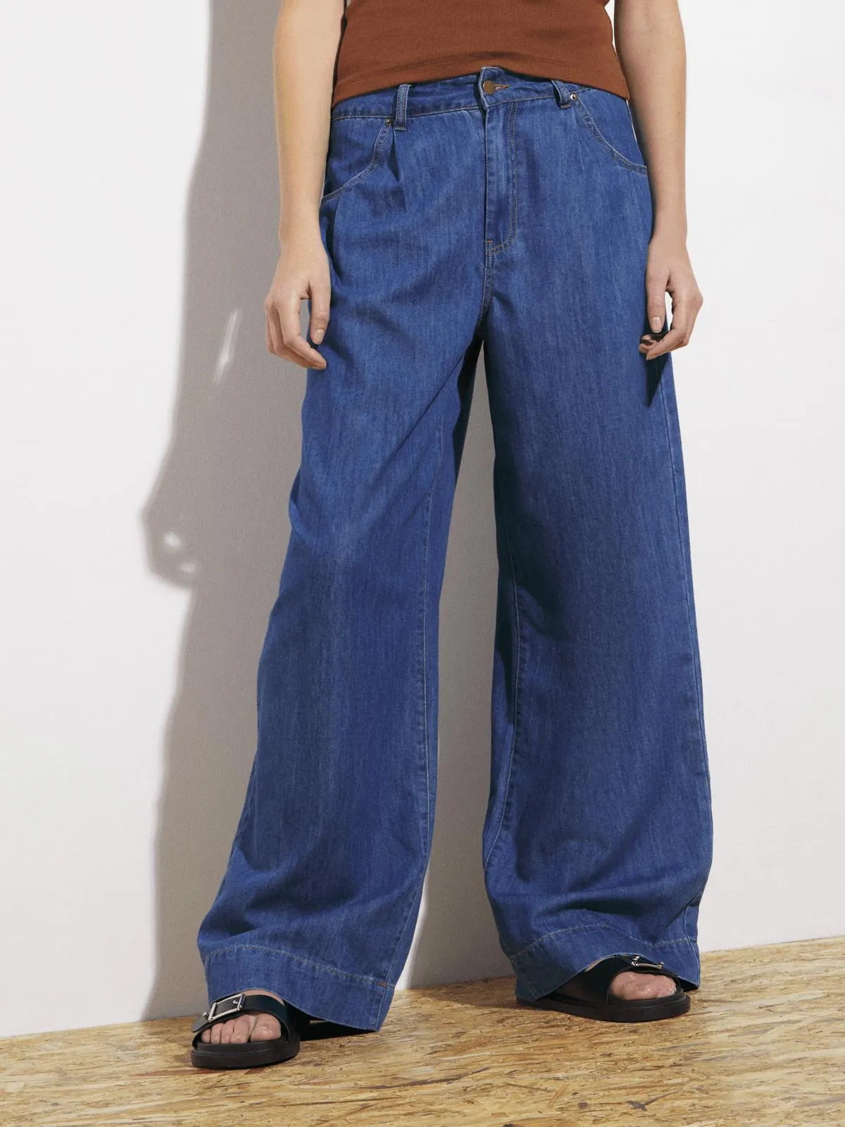 Women's Canvas Pleat Front Denim Pant