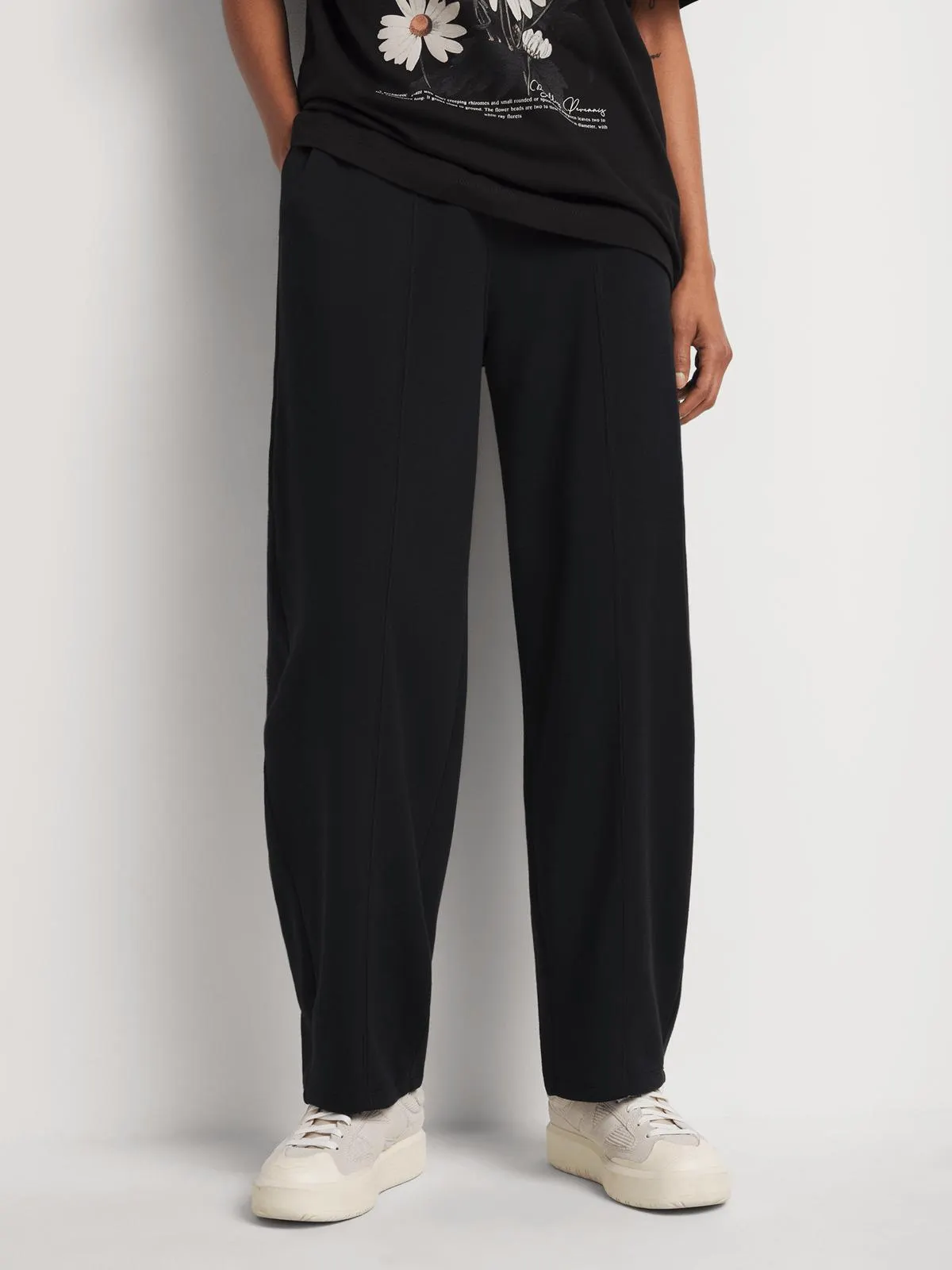 Fleece Barrel Leg Pintuck Pants