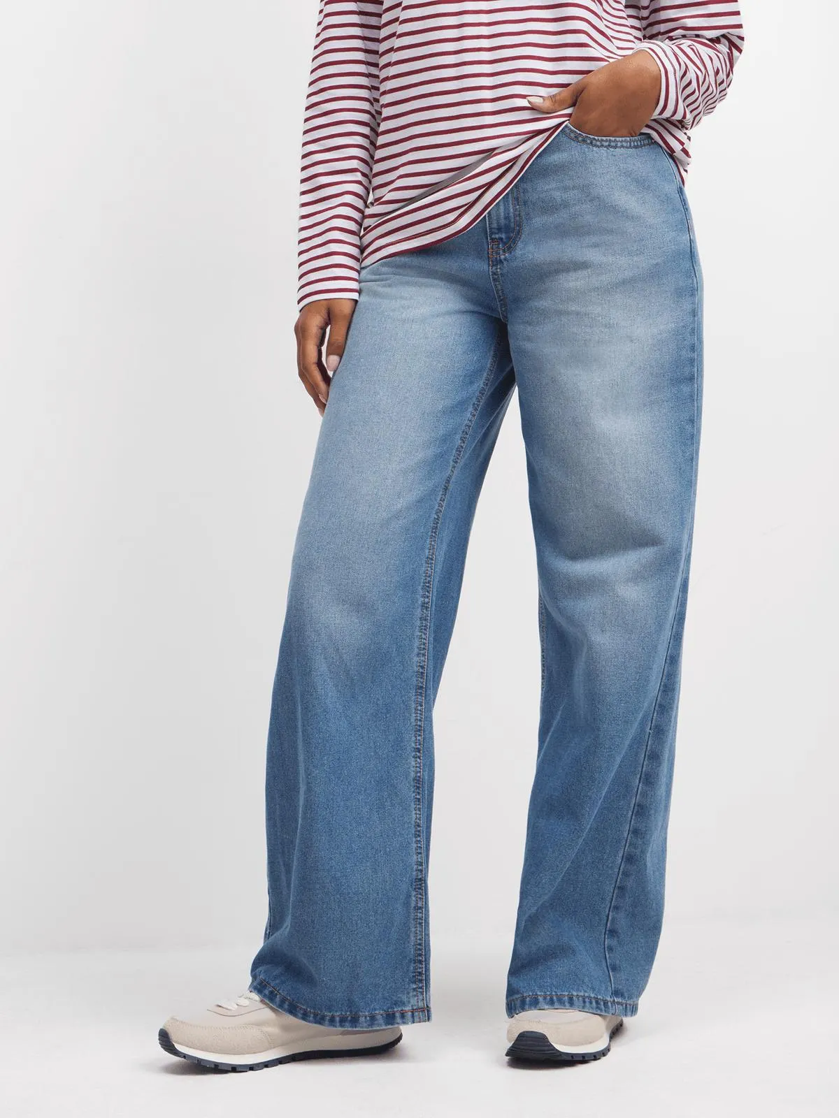 Jet Women's Light Wash Wide Leg Jeans