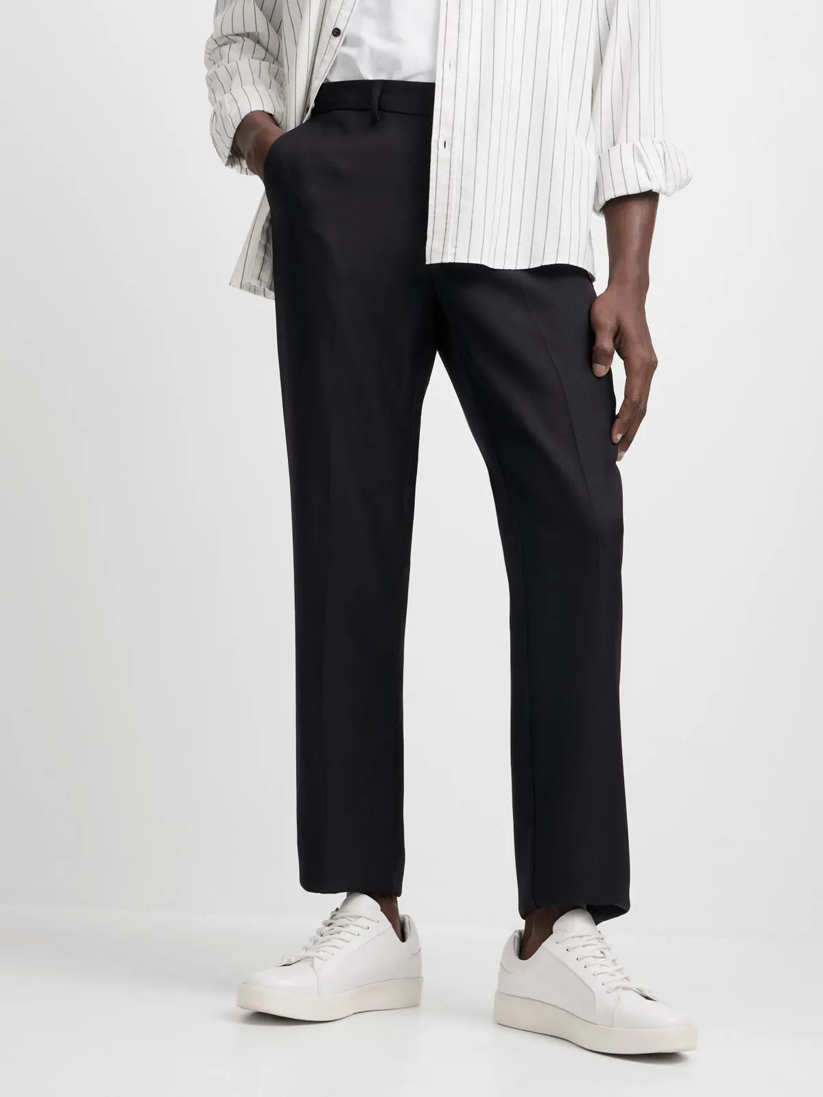 Jet Men's Black Textured Trouser