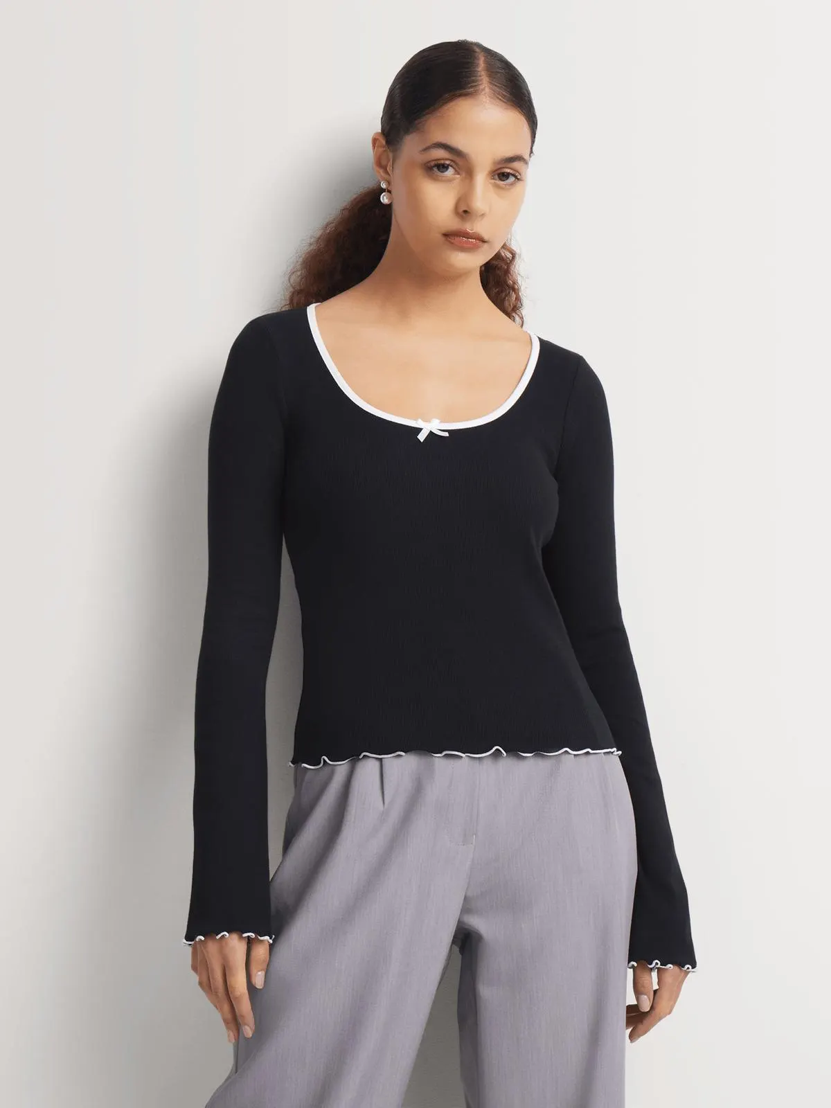 Y&G Bow Trim Scoop Neck Fashion Top