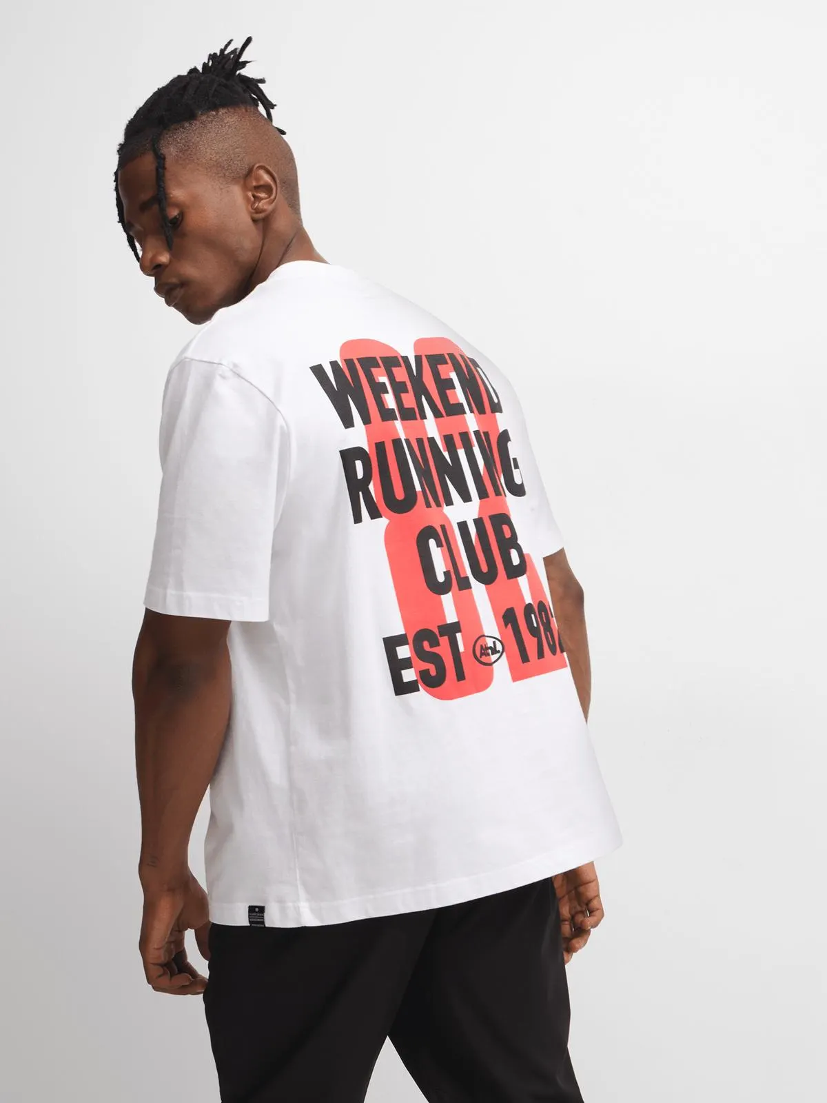 TS Mens Weekend Running Club Graphic White Tee