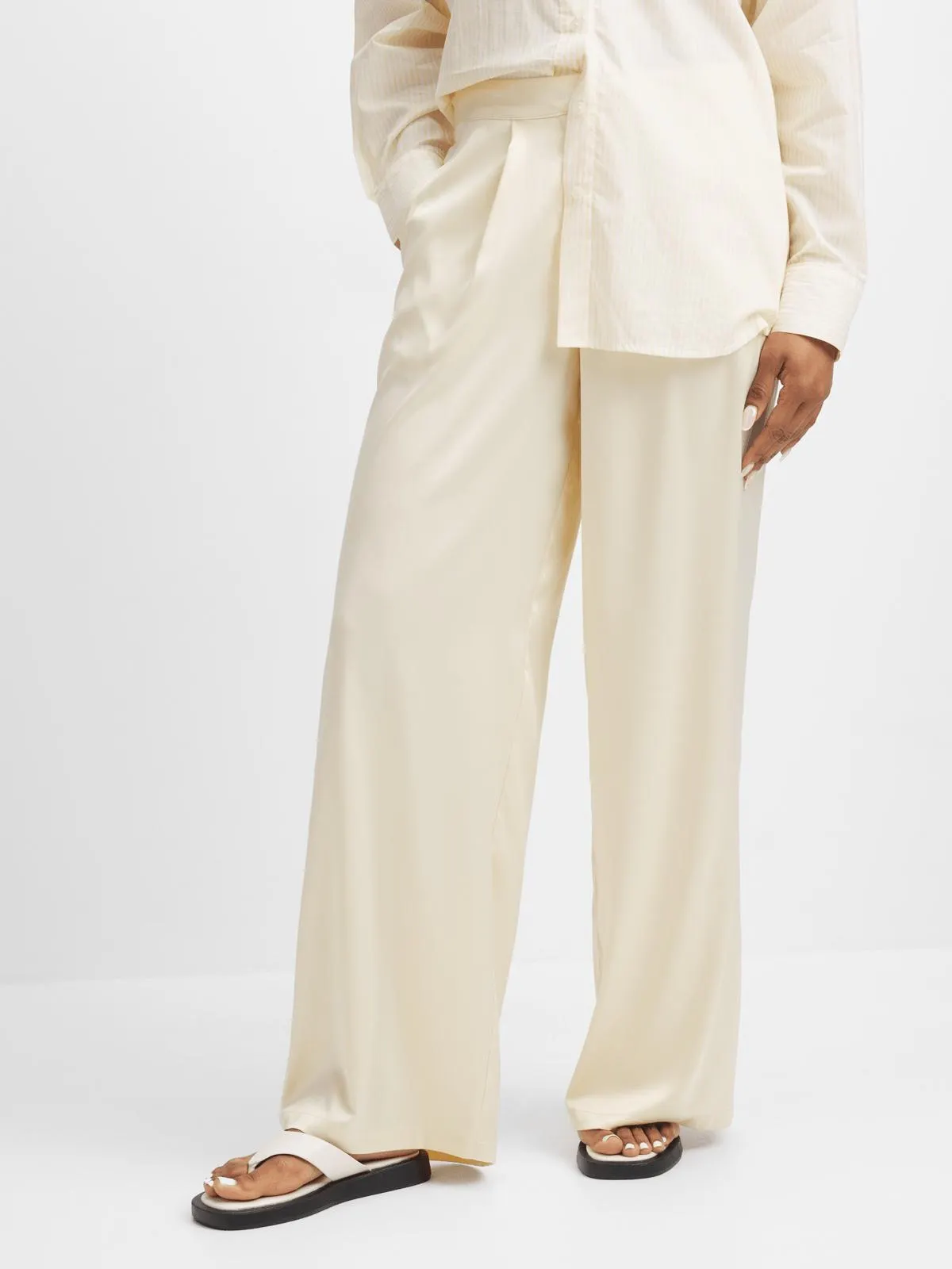 SATIN BUTTER YELLOW WIDE LEG PANTS