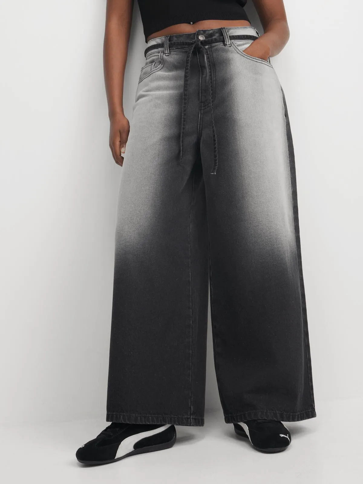 The FIX Women's Black Mega Baggy Jeans