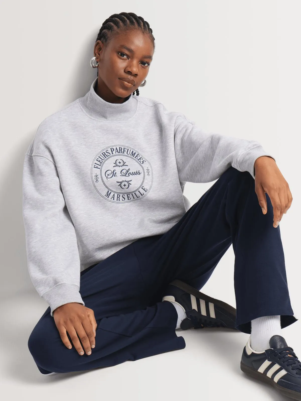 Turtle Neck Printed Sweat Top