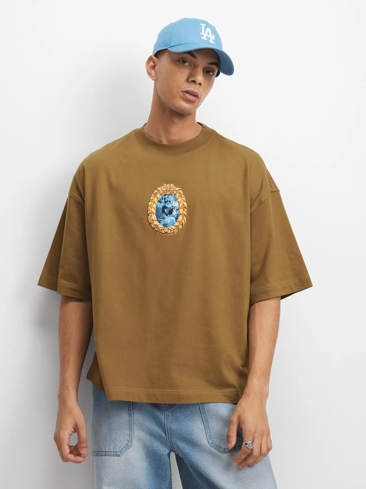 Redbat Men's Brown Boxy Graphic Cropped T-Shirt