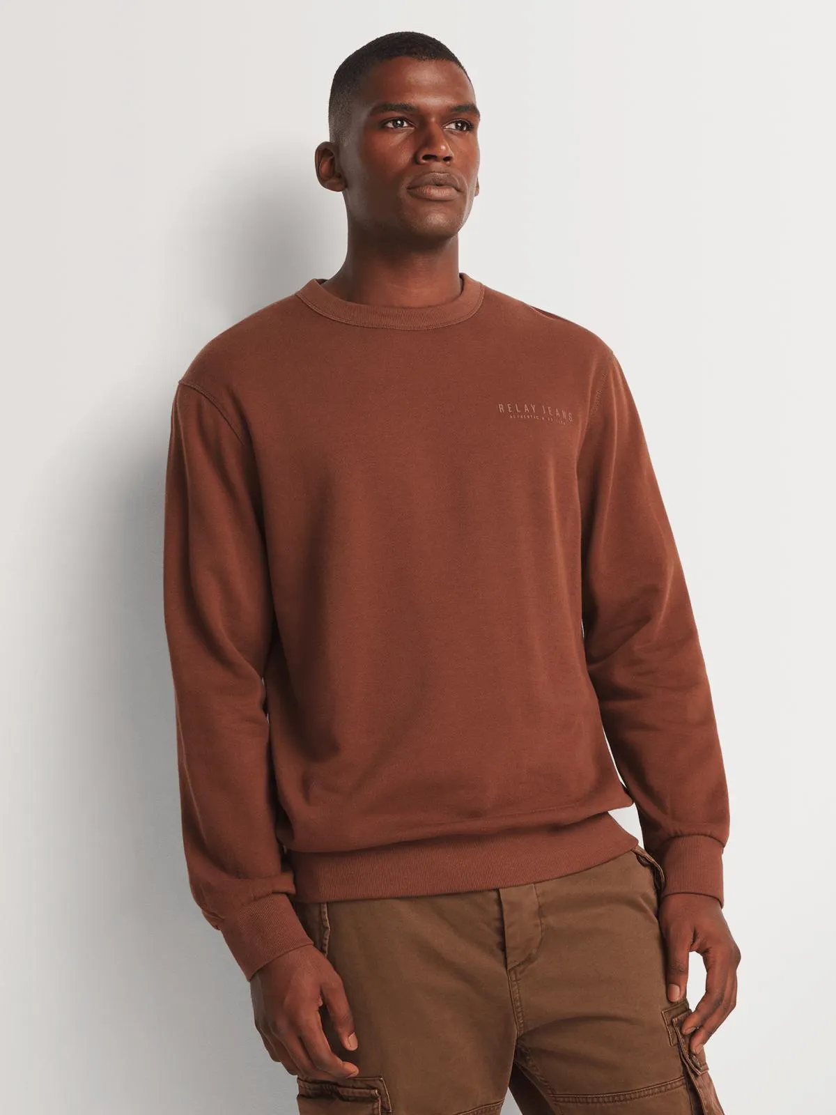 Men's Relay Jeans Basic Brown Sweater