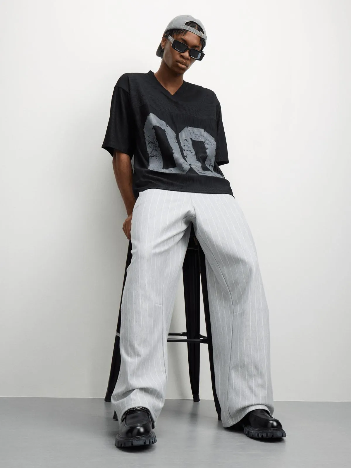 The FIX Men's Grey Fleece Pinstripe Barrel Pants