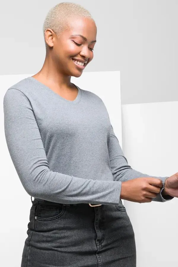 Long sleeve v-neck t-shirt green