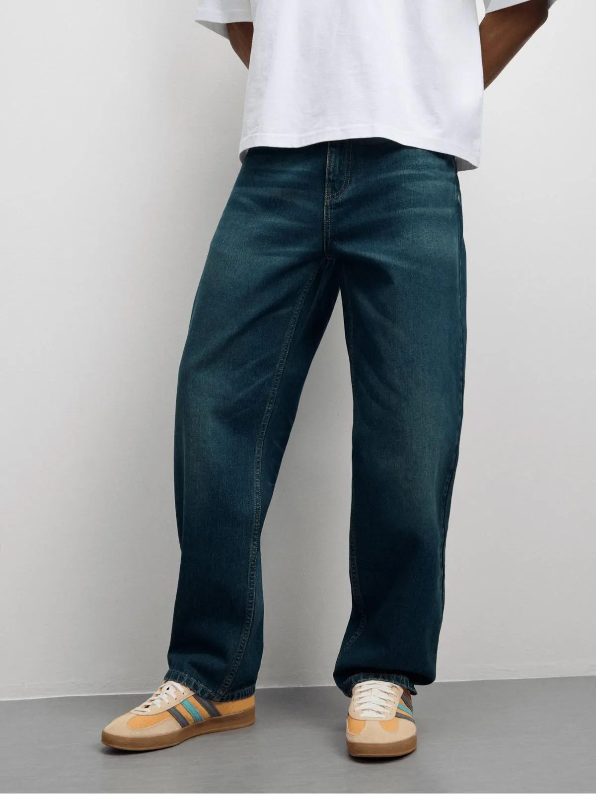 The FIX Men's Mid-Wash 100% Cotton Straight Jeans