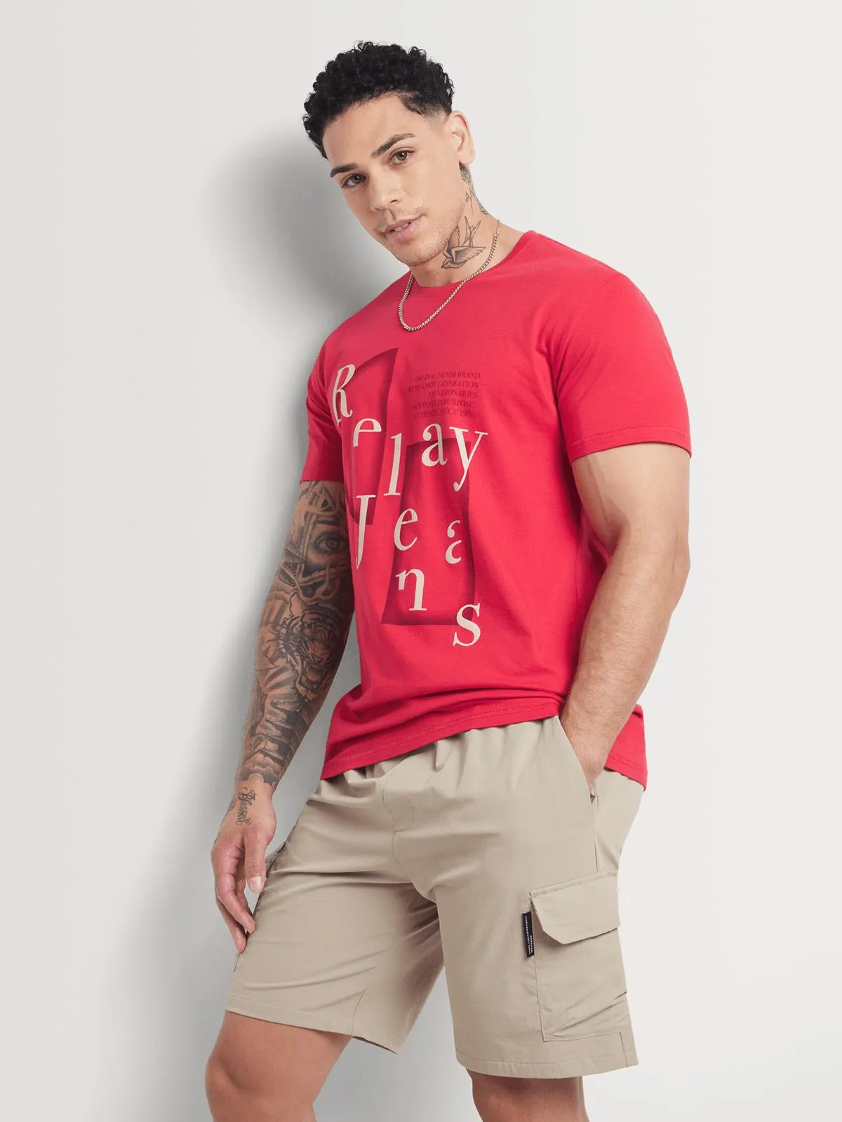 Men's Relay Jeans Slimfit Scattered Shapes Red Graphic T-Shirt