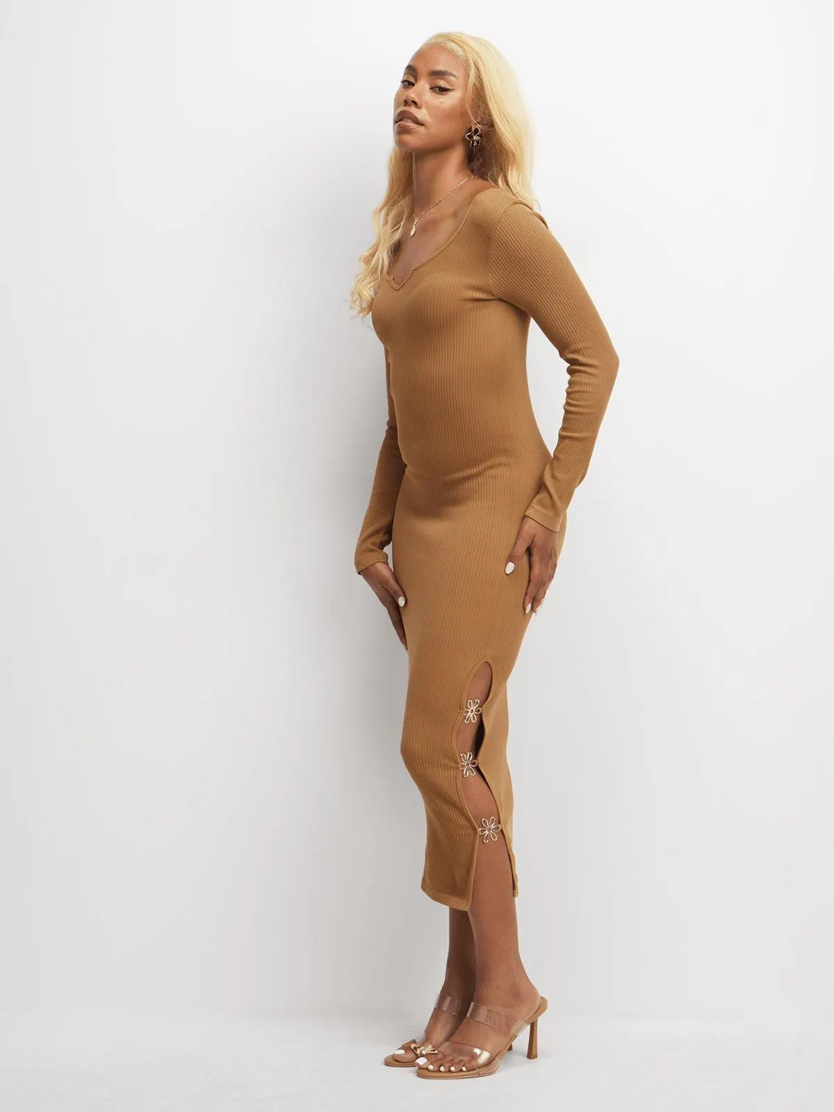 The FIX Women's Brown Seamless Notch Neck Midaxi Dress