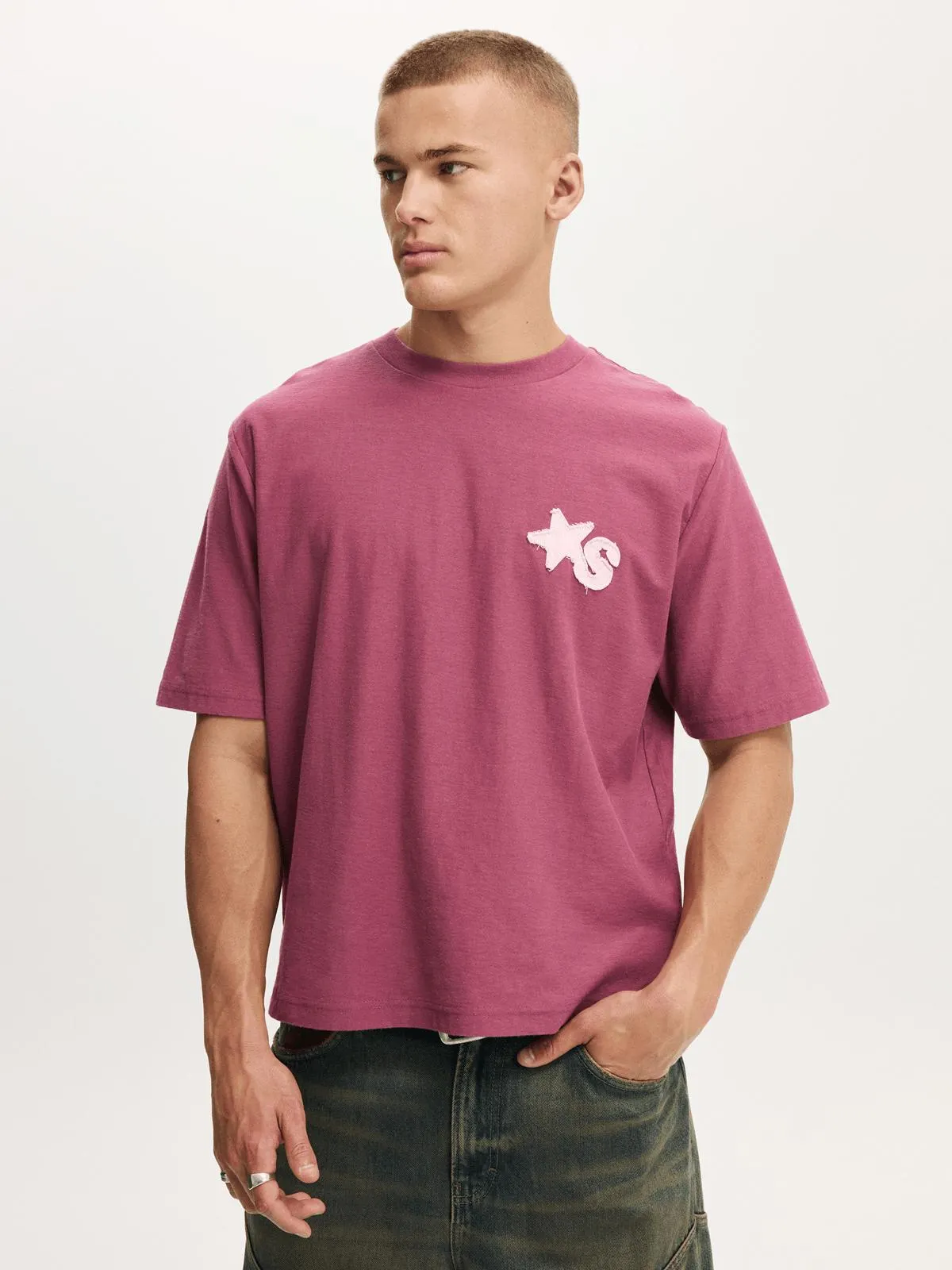 Men's Cotton On Burgundy Cropped Fit Graphic T-shirt