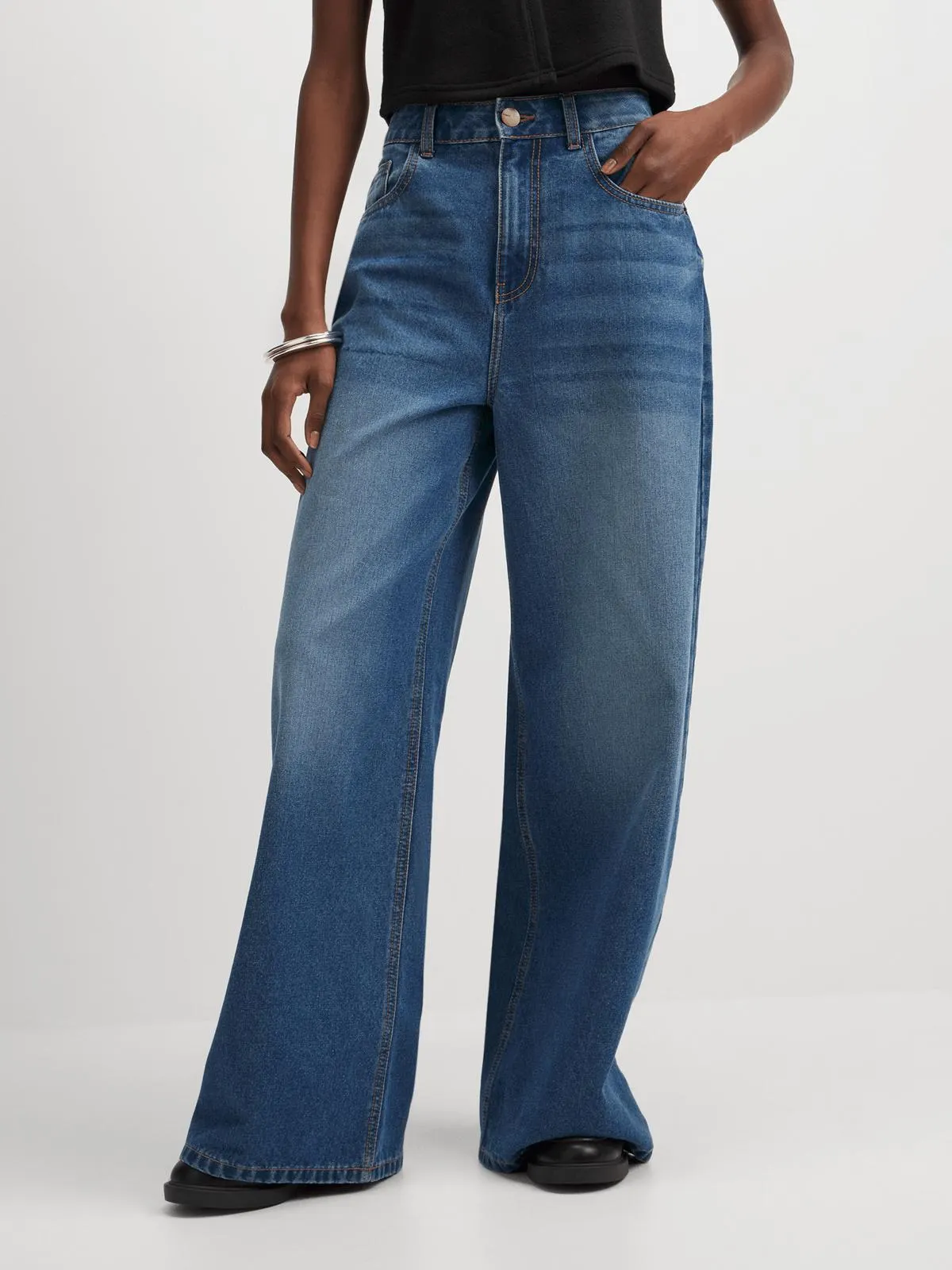Exact Women's Mid Wash Wide-Leg Jeans