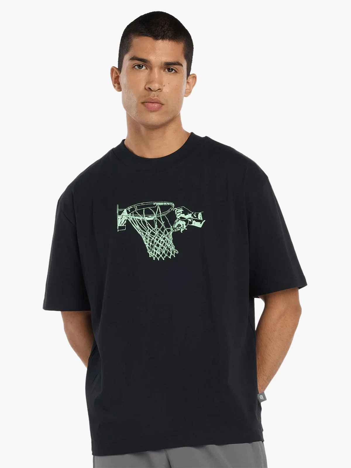 New Balance Men's Hoops Traditional Graphic Black T-Shirt