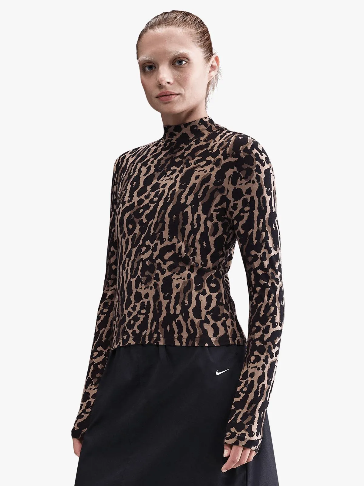 Nike Women's NSW Chill Knit Slim Long-Sleeve T-Shirt