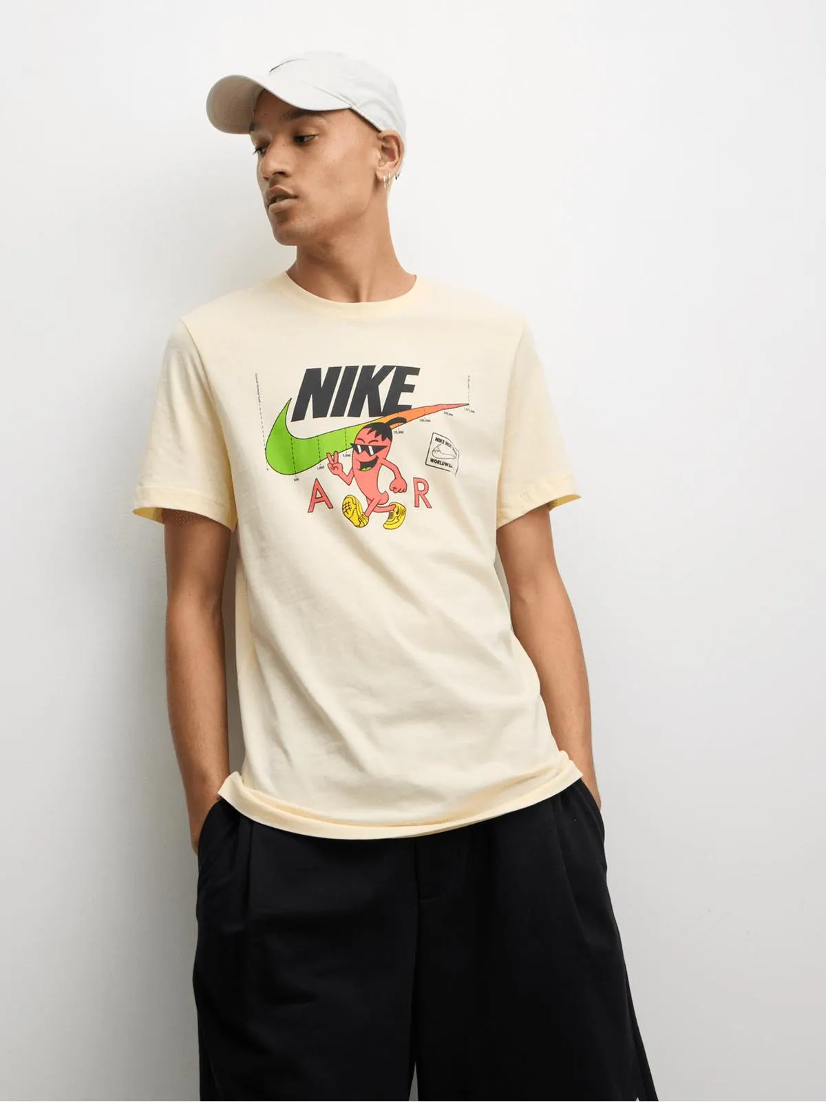 Nike Unisex NSW Sole Food Natural T-Shirt