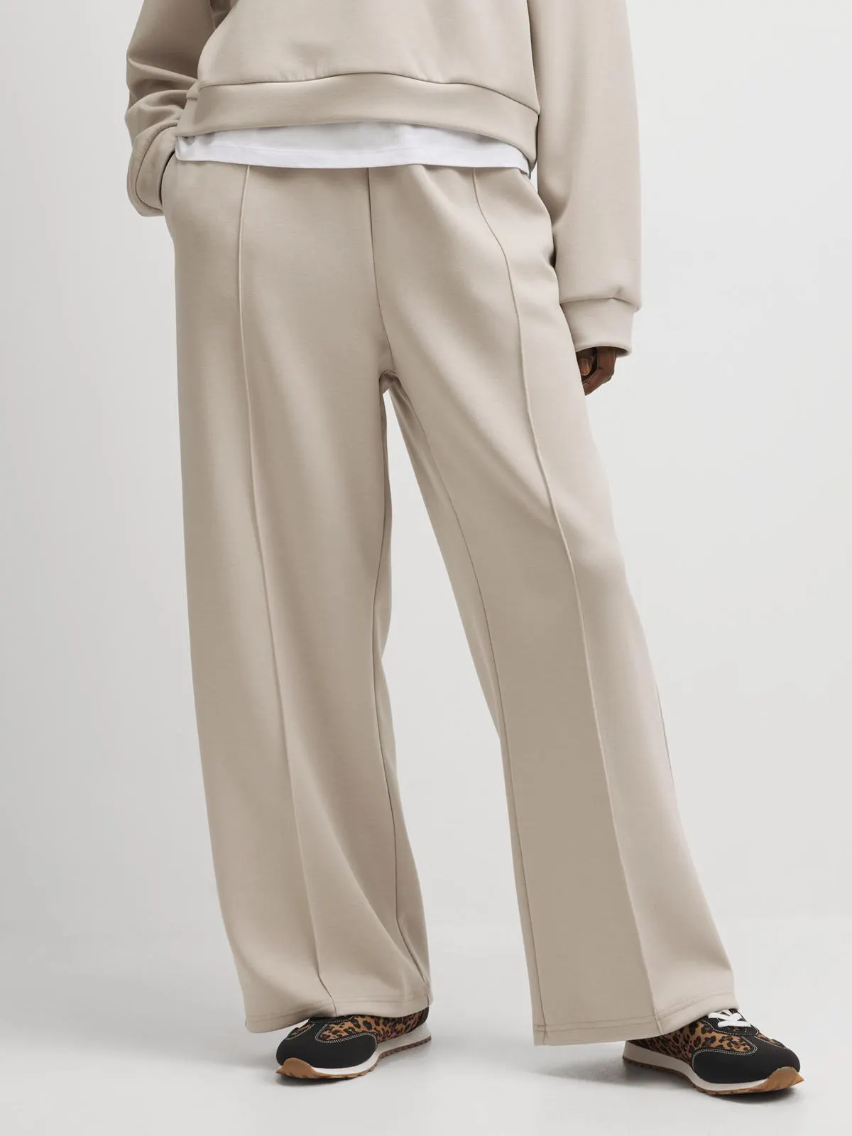 Exact Women's Natural Wide-Leg Pants