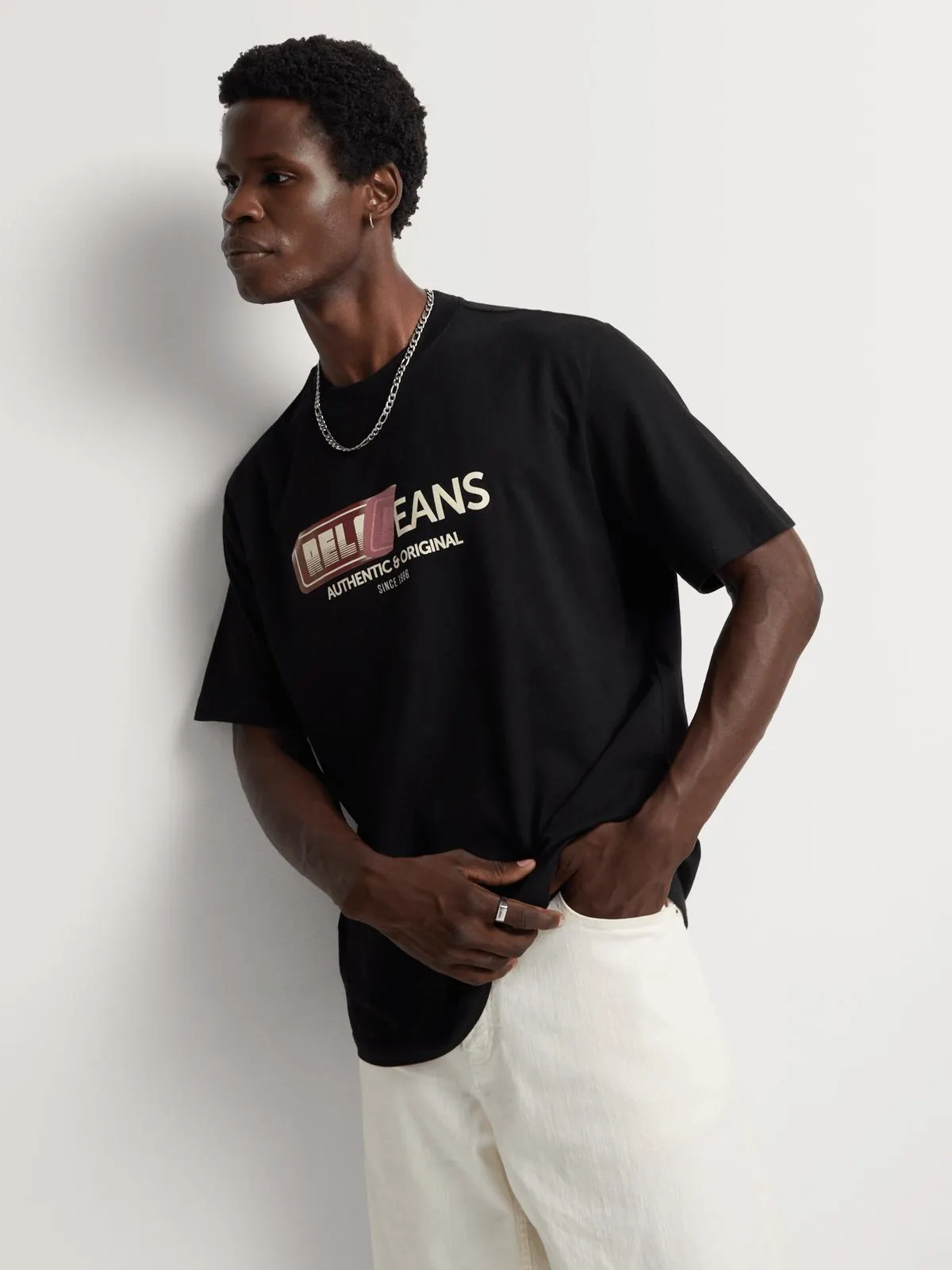 Relay Jeans Relaxed Fit Black T-Shirt