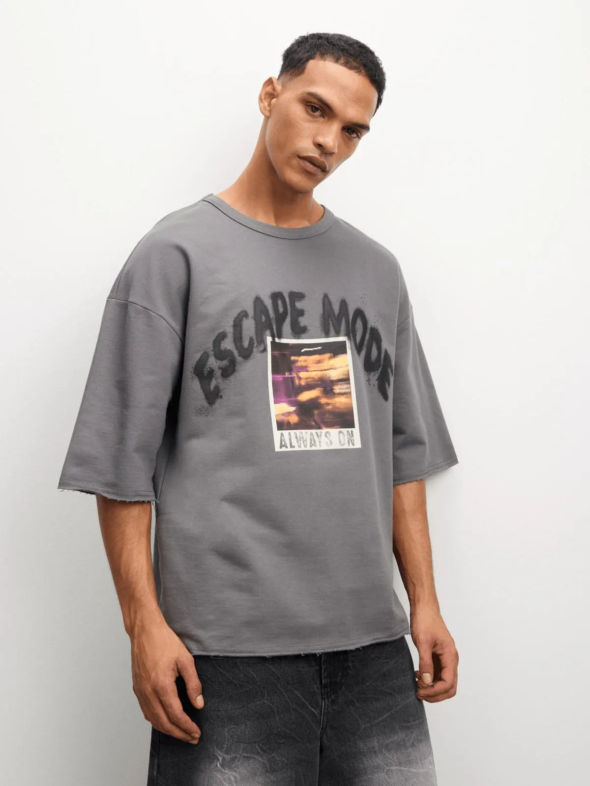 The FIX Men's Grey Raw Trim Graphic Top