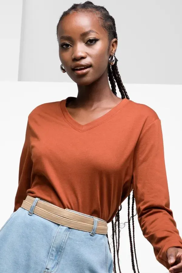 Long sleeve v-neck t-shirt brown
