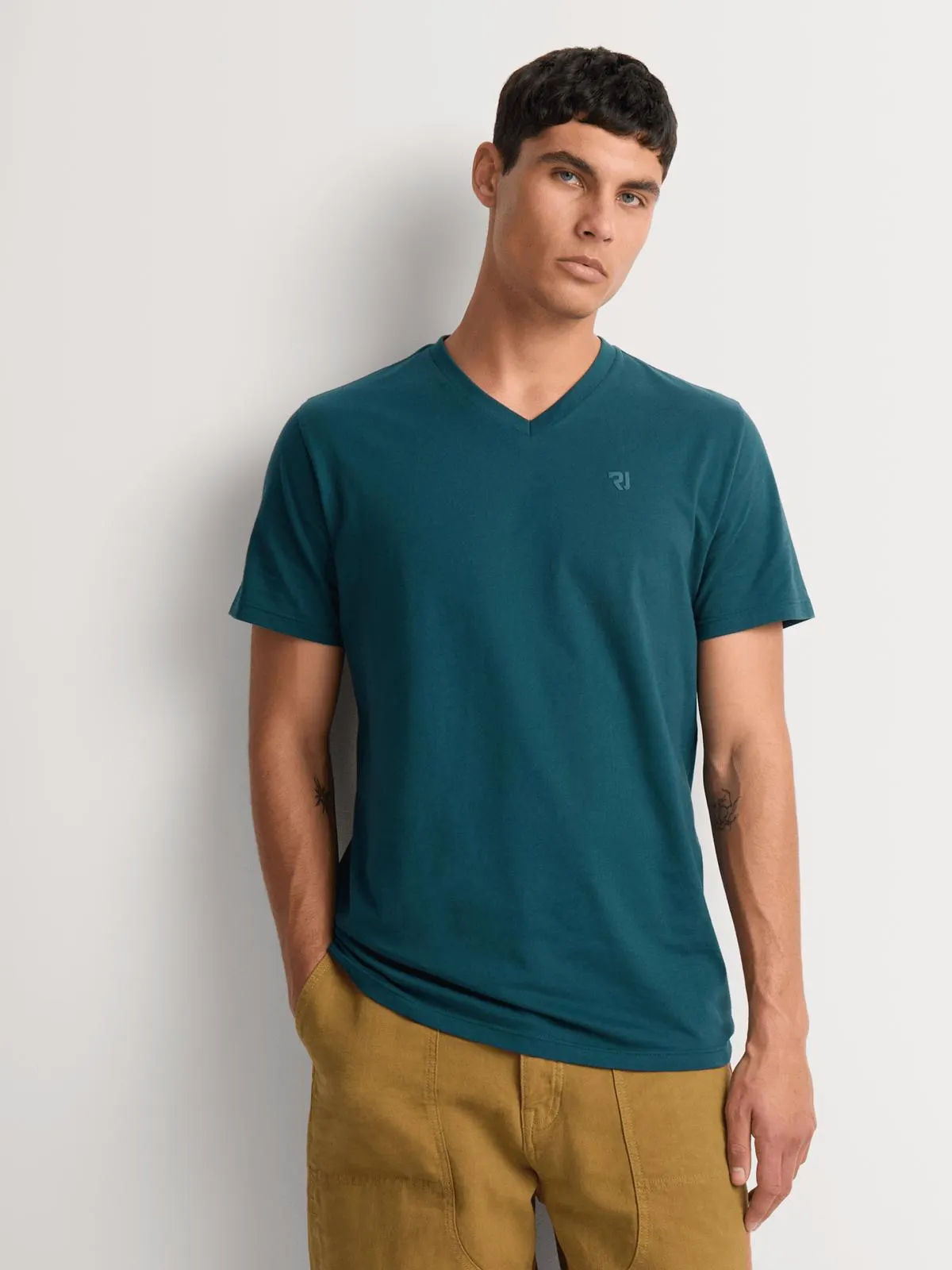 Relay Jeans Men's V-Neck Lightweight Basic Teal T-Shirt