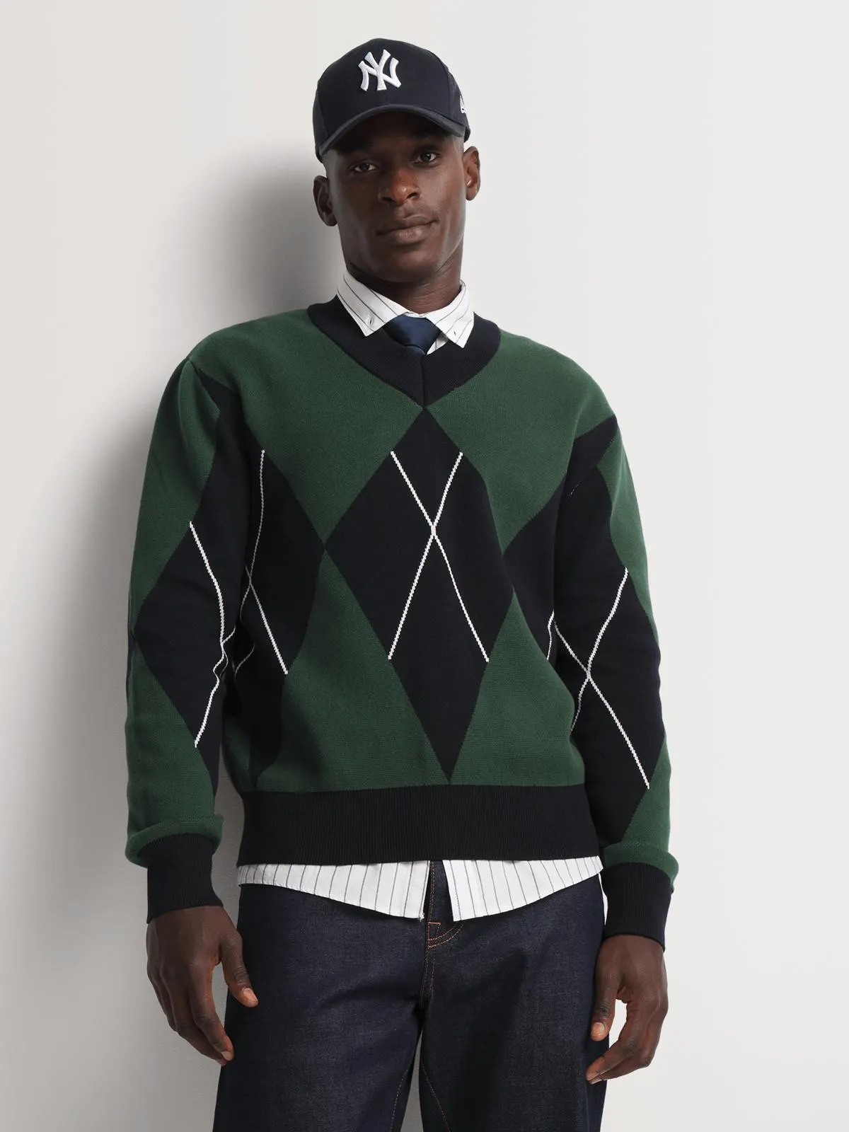 Markham Men's V-Neck Argyle Black/Green Knitwear