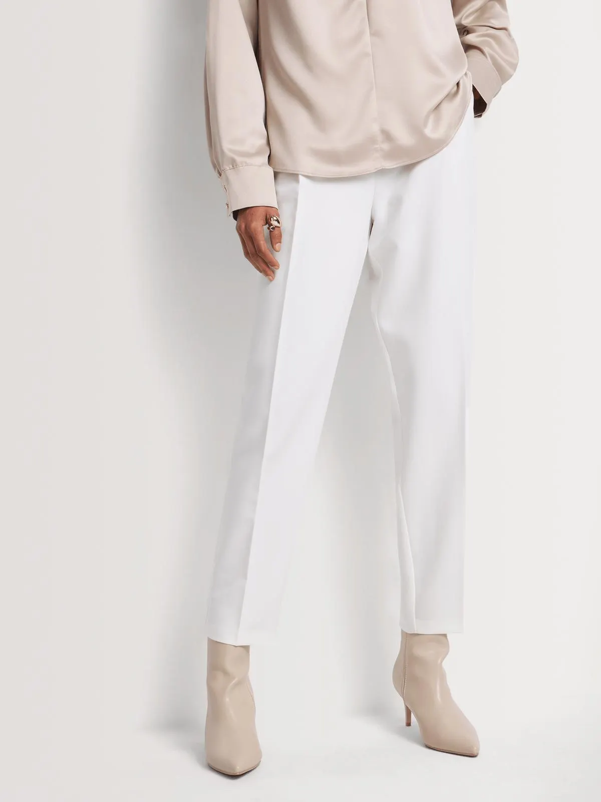 Pleated Tapered Leg Pants