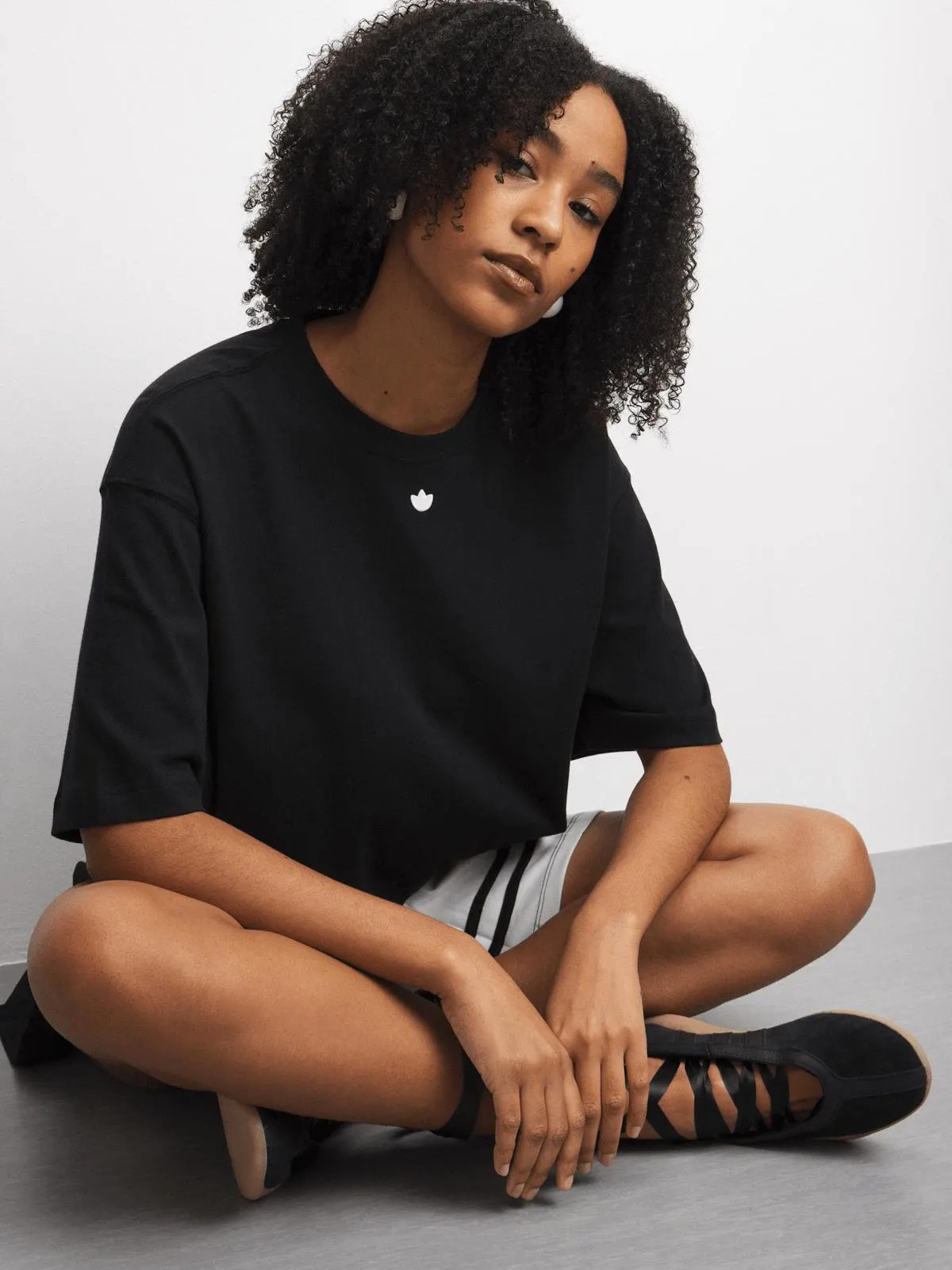 adidas Originals Women's Essentials Crop F25 Black T-shirt