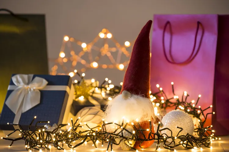 Santa's Little Helper: Your Savvy Aussie Guide to Stress-Free Christmas Department Store Savings 🎁