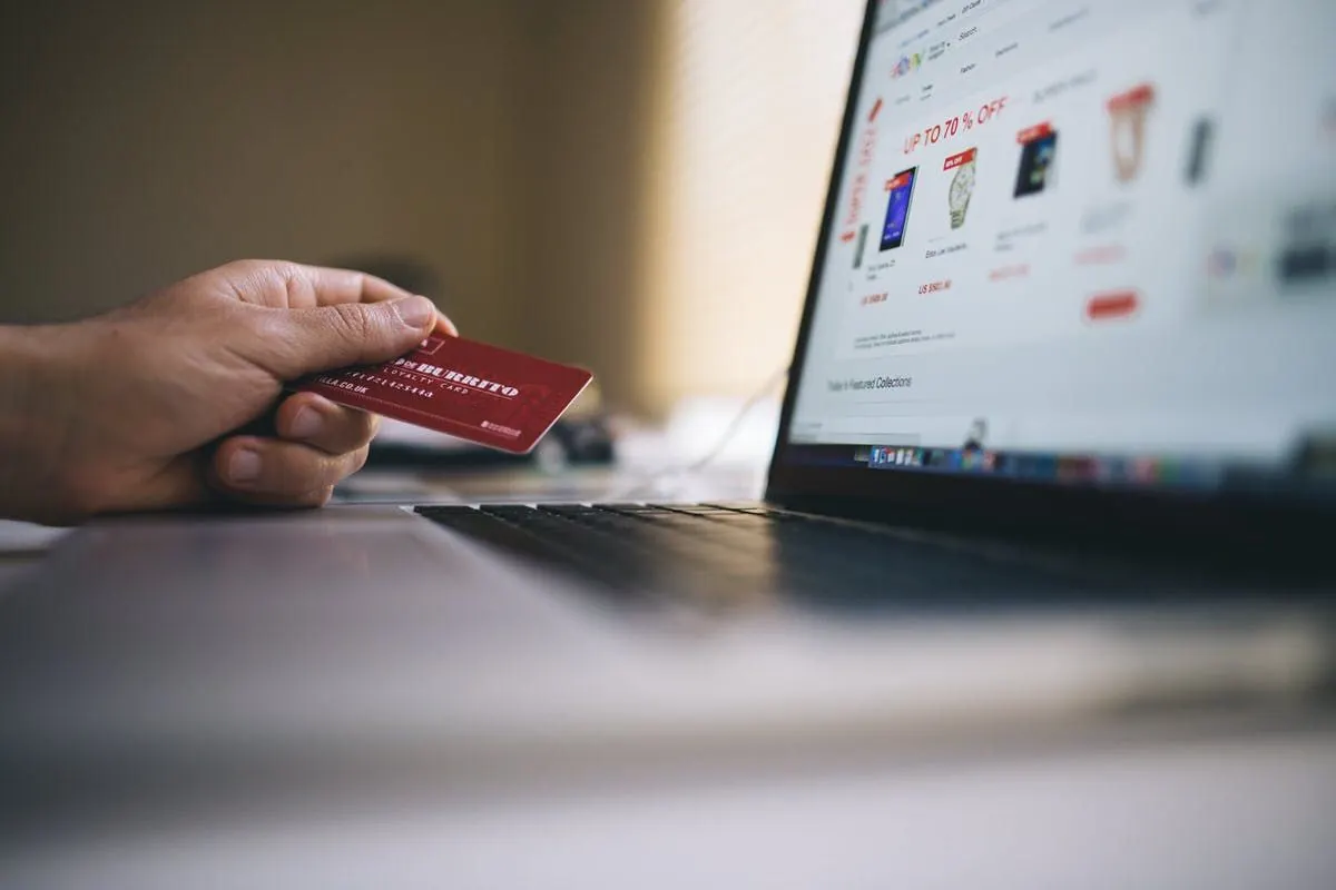 Como economizar na Black Friday sem perder as melhores ofertas