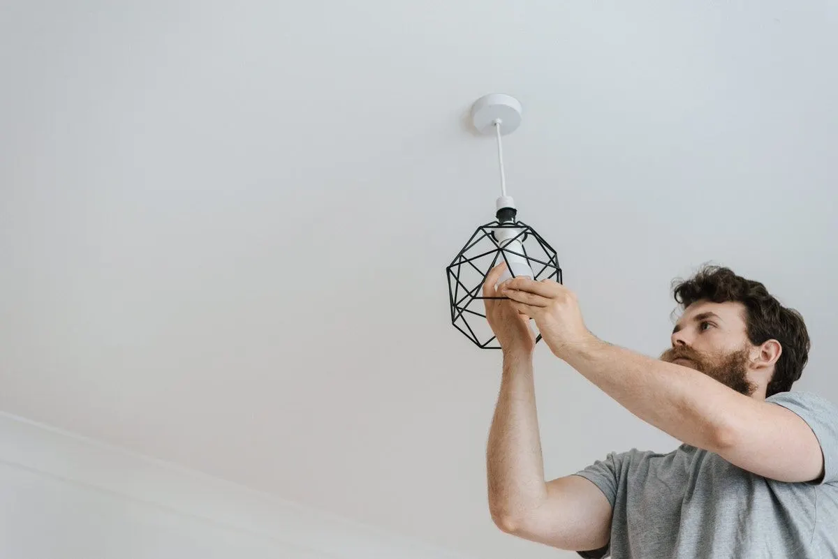 Fazer a reparação ou contactar um profissional? Como tomar a decisão certa