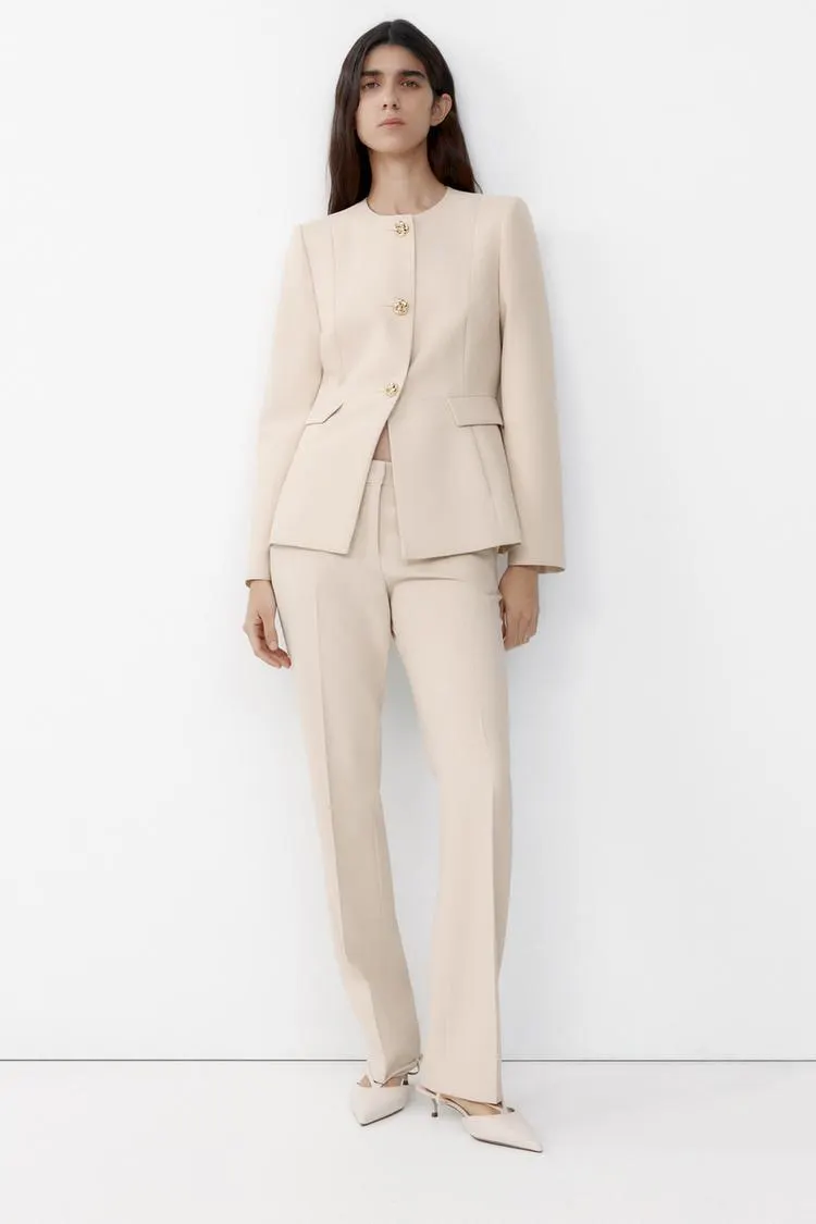 BLAZER ACINTURADO COM ABAS