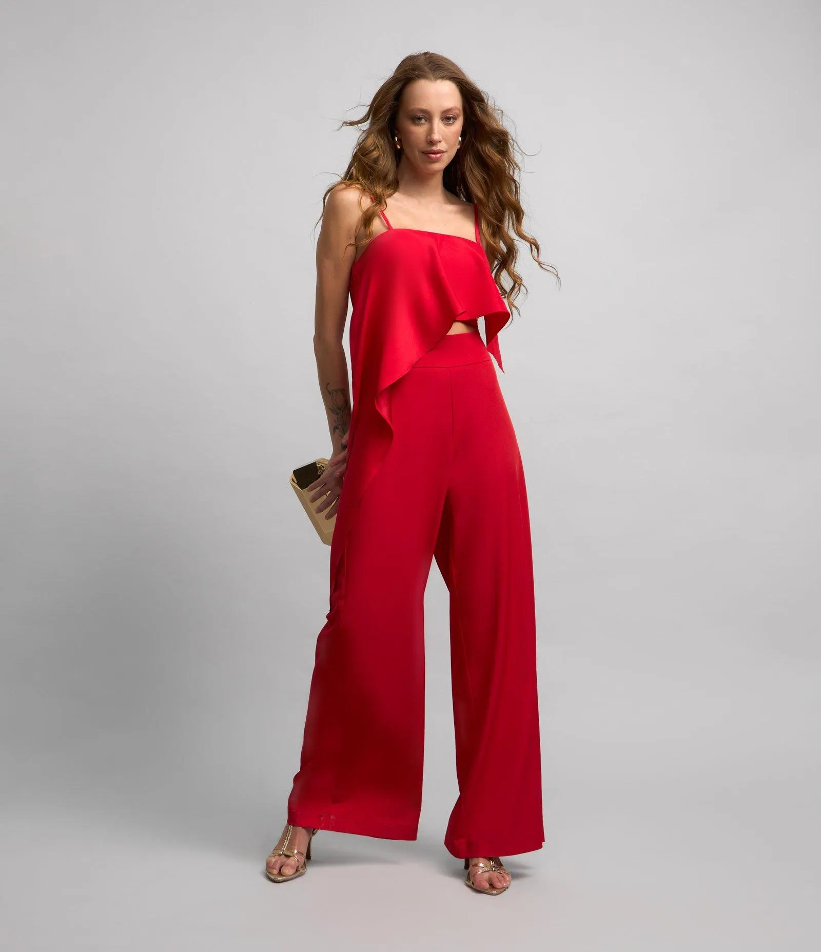 Calça Pantalona em Crepe com Pences Vermelho