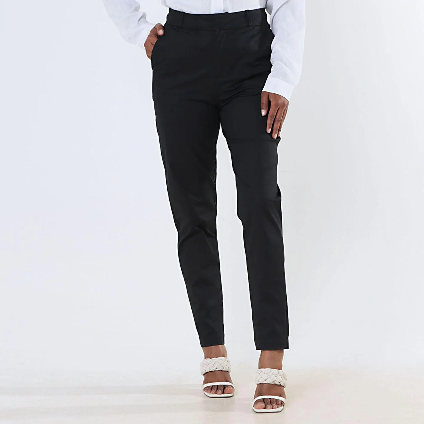 Calça Alfaiatada Preta Com Bolso Faca