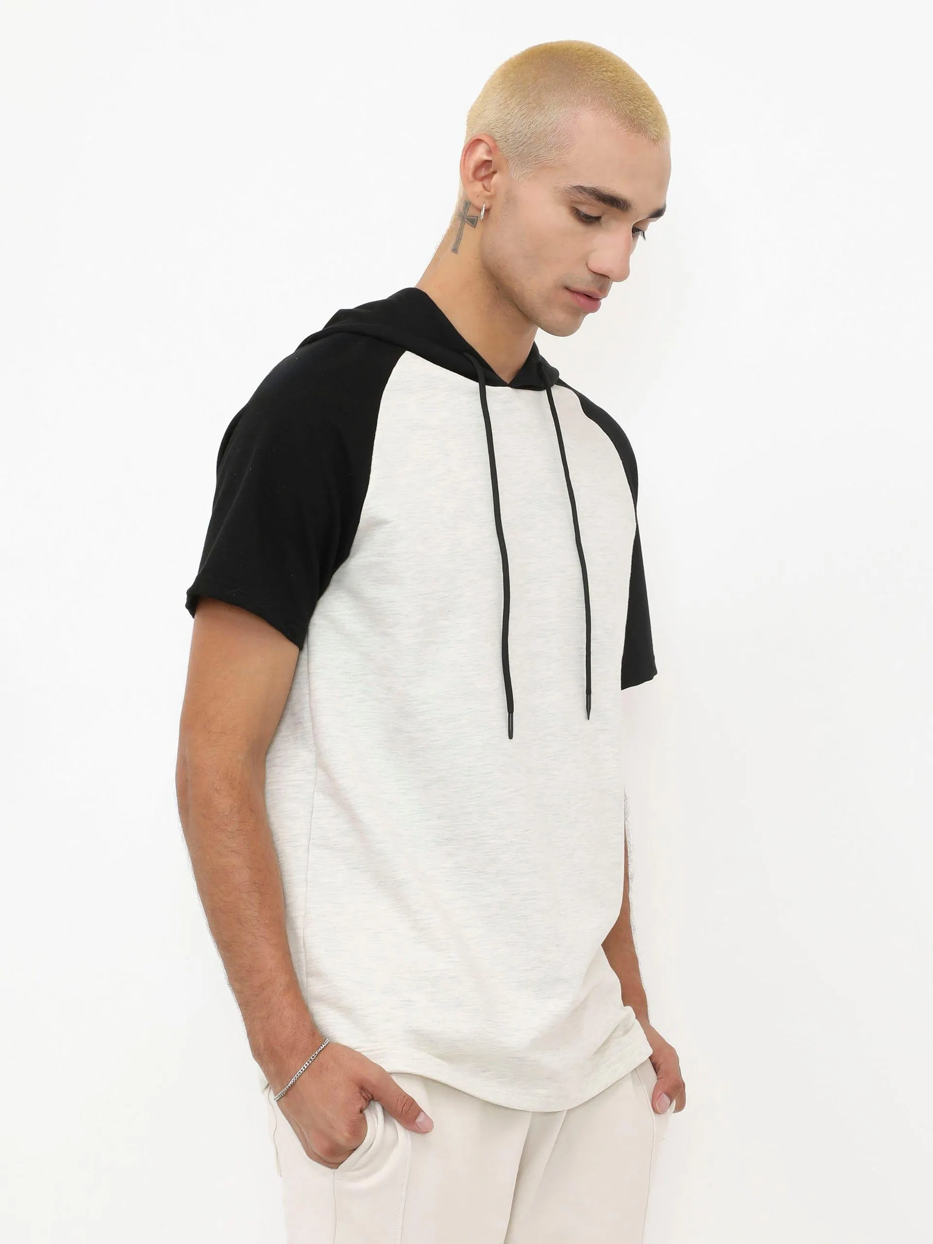 Playera Manga Raglán Corta con Capucha Jaspe