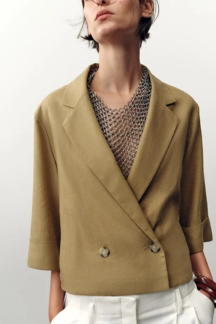 BLAZER CORTA CRUZADA CON LINO