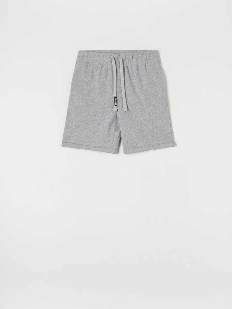 Pantaloni scurți