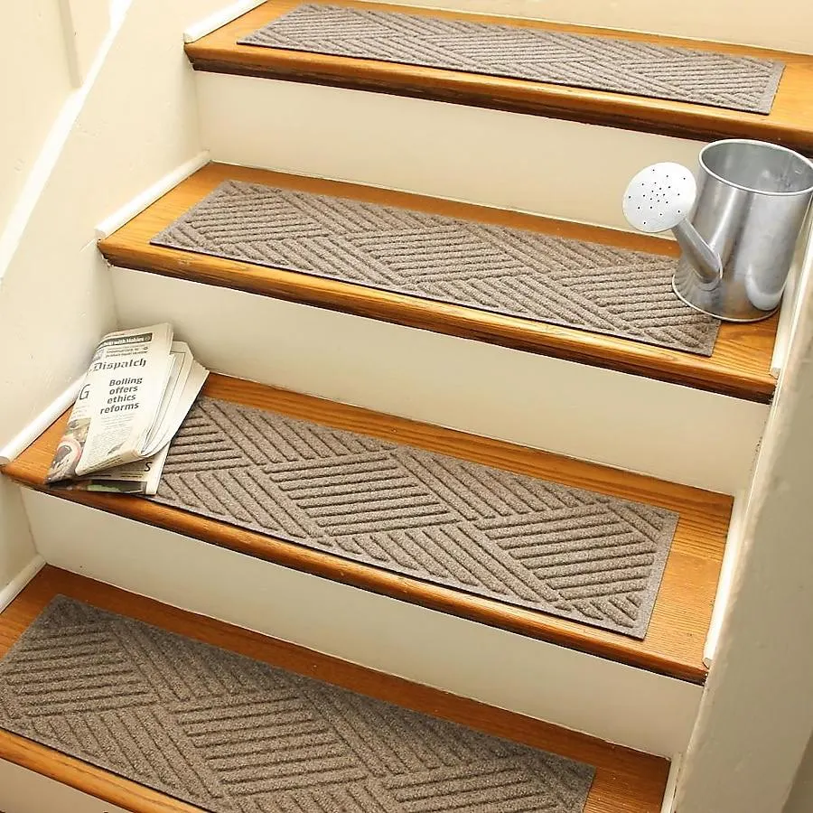 Bungalow Flooring WaterHog Camel Rectangular Indoor/Outdoor Geometric Stair tread rug 4