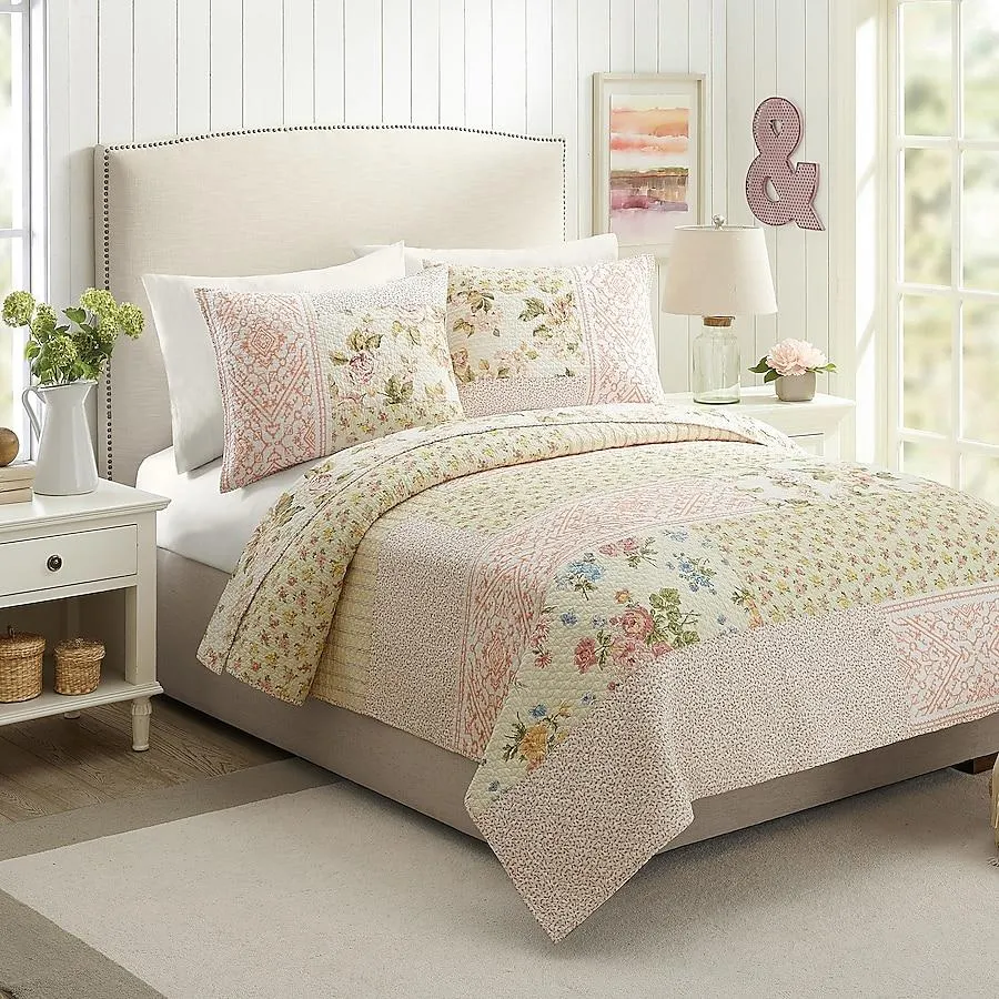 Mary Jane's Home Sweet Blooms Pink Floral Reversible King Quilt Cotton with ( Cotton Fill )